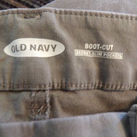 Old Navy Gray Boot Cut Secret Slim Pockets Pants Sz 26 Plus Short - Picture 6 of 7